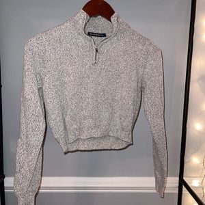 BRANDY MELVILLE CROPPED QUARTER ZIP